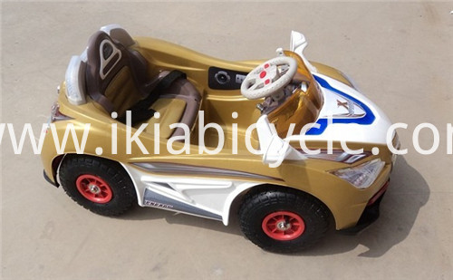 Ku fuulo gawaarida toy ee carruurta